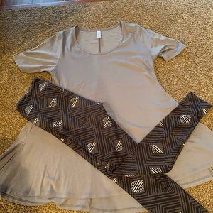 LuLaRoe Perfect T/Leggings outfit